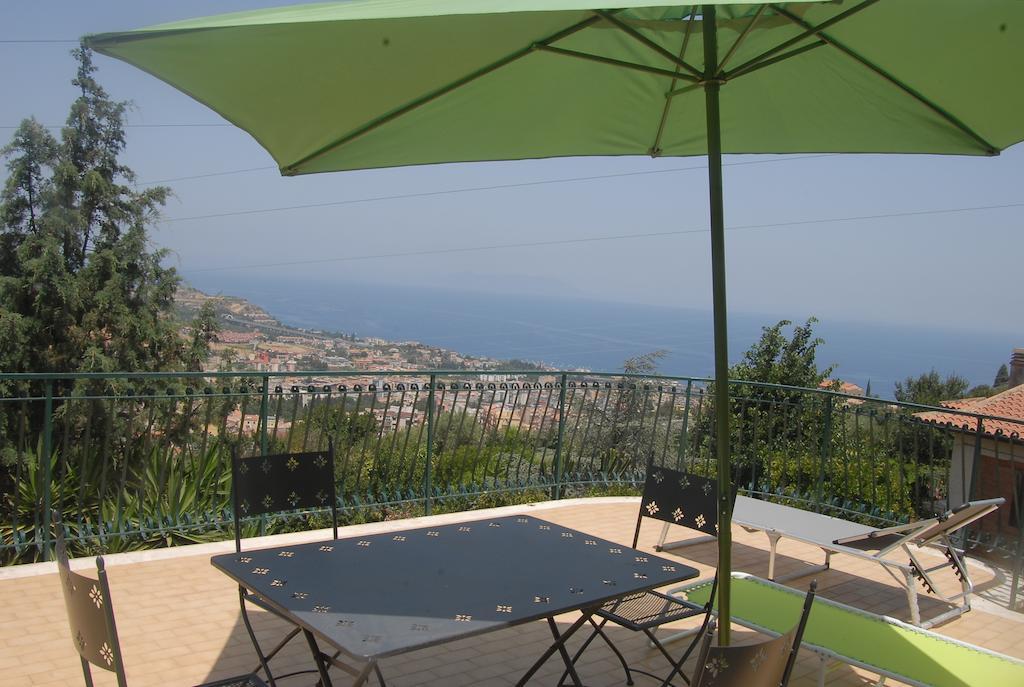 B&B Villa Zia Febronia Patti Buitenkant foto