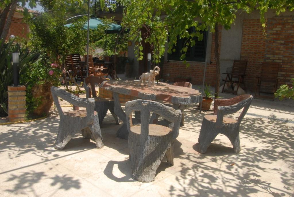 B&B Villa Zia Febronia Patti Buitenkant foto