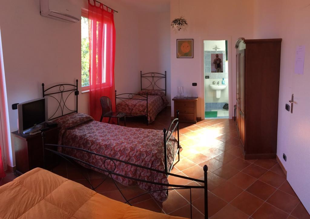 B&B Villa Zia Febronia Patti Buitenkant foto